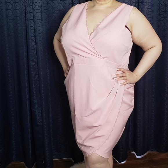 🌸  NWT Wrap Front Midi Dress - PAPERDOLLS - US22/ 3X - Picture 3 of 4